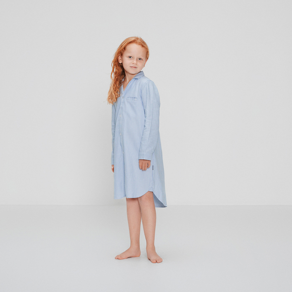 Lyseblå stribet lang bambus natskjorte