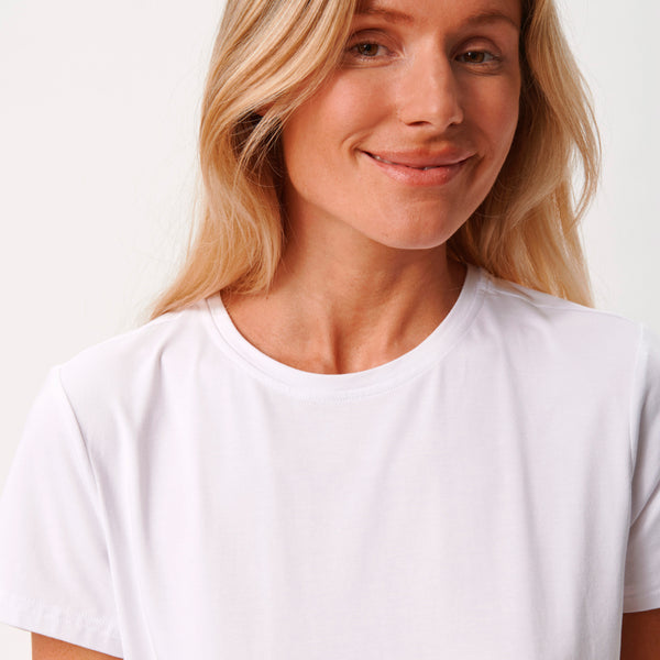 Bambus Pakke - T-shirt & Maxi Trusser & Strømper - Hvid