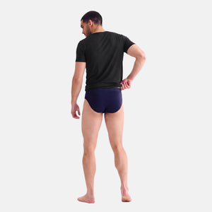 2 pak sort slim fit bambus T-shirt fra Lindbergh – model helfigur bagfra