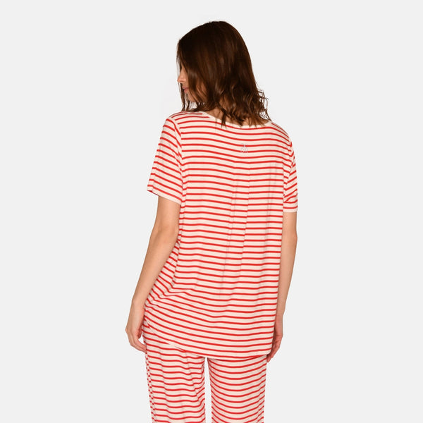 Rød stribet pyjamassæt fra CCDK