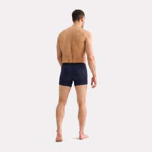 3 pak bambus underbukser i lyseblå/navy/mørkegrå fra Jack & Jones, navy par på model bagfra i helfigur